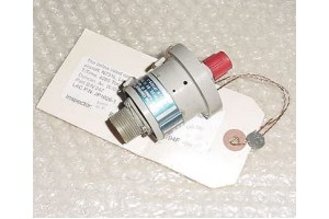 1G79, JP1026-1, Aircraft Fuel Pressure Switch w Serviceable tag