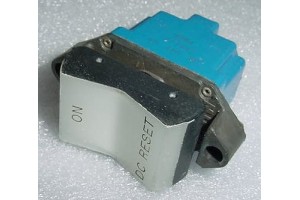 5930-01-114-6583, 2TP1-5, Three position Aircraft Micro Switch