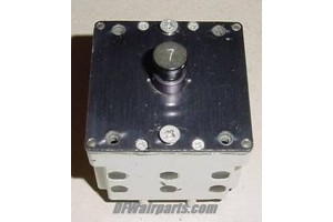 D6760-17-7, 5925-00-415-6106, 7A Klixon Aircraft Circuit Breaker