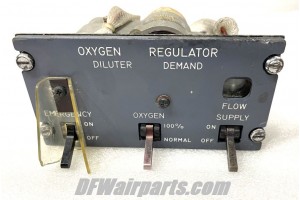 10-60887-2, 28000-1, Vintage Boeing 747 Diluter Demand Oxygen Regulator