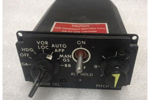614E-10A, 522-4940-001, Collins Avionics Autopilot Control Panel