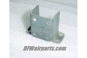 Piper Cowling Mounting Bracket